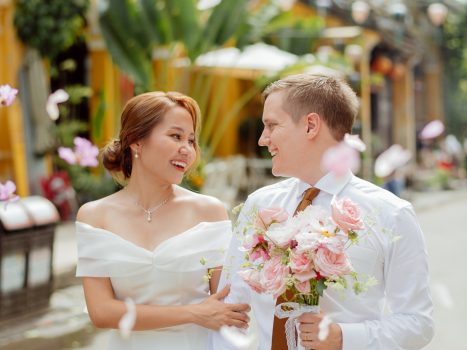 A wedding story made by local Hoi An Photographer