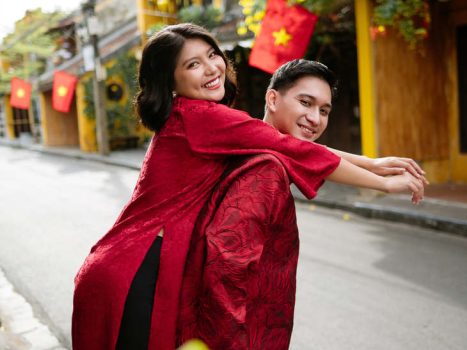 ẢNH CƯỚI HỘI AN CÙNG ÁO DÀI ĐỎ TRUYỀN THỐNG